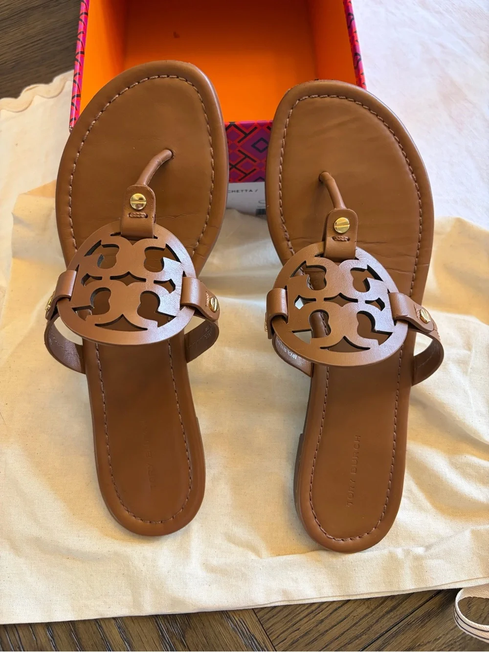 Tory Burch box label